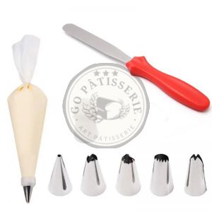 Lot de 8 Pièces Poches +Douilles+Spatule